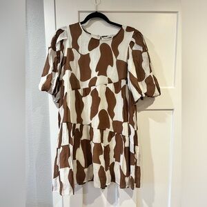 Moon River Wavy Tiered Mini Dress - Brown size large